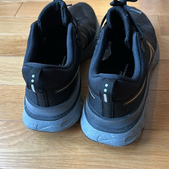 Nike react mens sneakers black and gold worn once size 11.5 - Picture 4 of 9